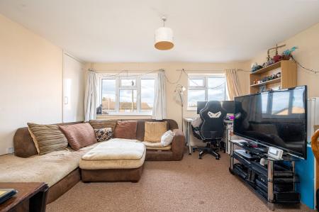 1 bedroom Apartment for sale in Brilliant Opportunity at Blakeney Crescent, Melton, LE13 0QP
