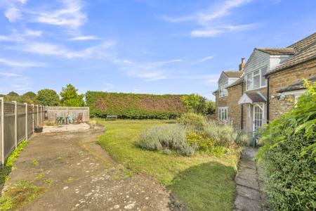 3 bedroom Character Property for sale in Church Cottage in Eaton, Church Lane, NG32 1SL