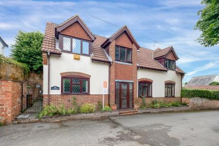 4 bedroom Detached house for sale in The Wonderful Waterside House, Ab Kettleby, LE14 3HT