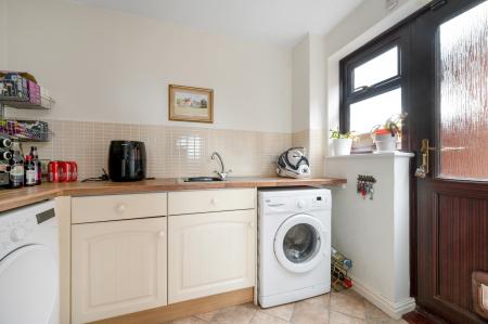 4 bedroom Detached house for sale in Delightful Home on Dickens Drive, Melton Mowbray, LE13 1HZ