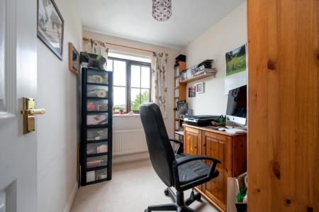 4 bedroom Detached house for sale in Delightful Home on Dickens Drive, Melton Mowbray, LE13 1HZ