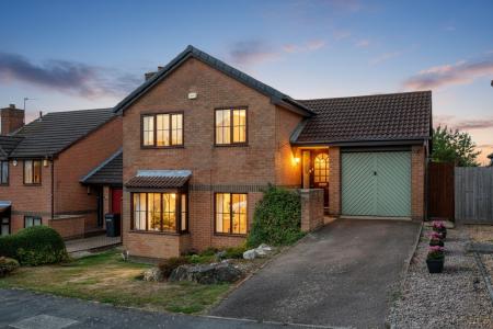 Delightful Home on Dickens Drive, Melton Mowbray, LE13 1HZ