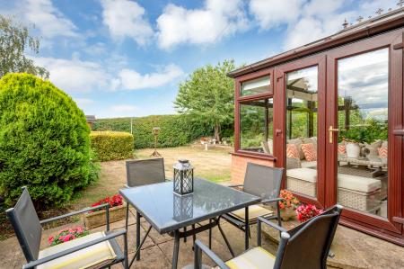 4 bedroom Detached house for sale in Delightful Home on Dickens Drive, Melton Mowbray, LE13 1HZ