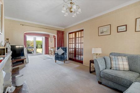 3 bedroom Semi-detached house for sale in No Onward Chain at Ferneley Cres, Melton Mowbray, LE13 1RZ