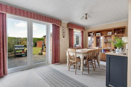 3 bedroom Semi-detached house for sale in No Onward Chain at Ferneley Cres, Melton Mowbray, LE13 1RZ