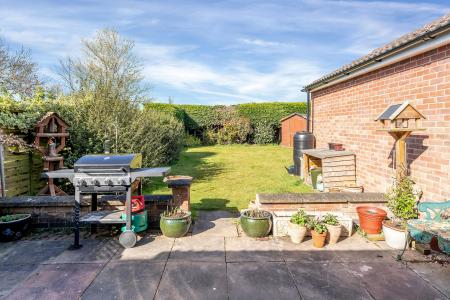 3 bedroom Semi-detached house for sale in No Onward Chain at Ferneley Cres, Melton Mowbray, LE13 1RZ
