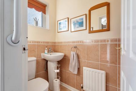 3 bedroom Semi-detached house for sale in No Onward Chain at Ferneley Cres, Melton Mowbray, LE13 1RZ