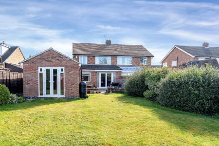 No Onward Chain at Ferneley Cres, Melton Mowbray, LE13 1RZ