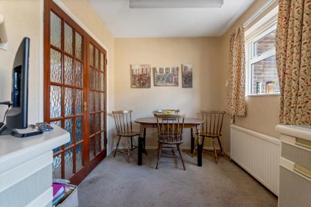 3 bedroom Semi-detached house for sale in No Onward Chain at Ferneley Cres, Melton Mowbray, LE13 1RZ