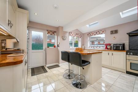 3 bedroom Semi-detached house for sale in Immaculate Family Home on Grange Drive, Melton, LE13 1EL