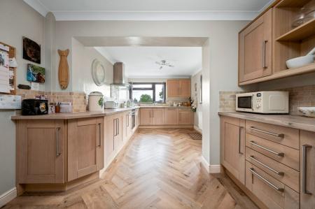 4 bedroom Detached house for sale in Space & Peace at the Idyllic Ashview ,Kirby Bellars,LE14 2EA