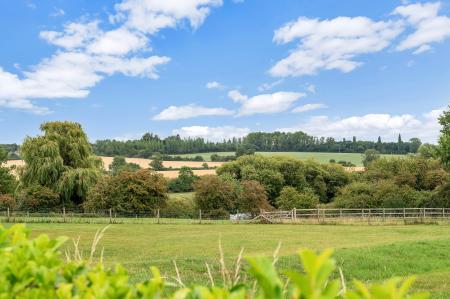 4 bedroom Detached house for sale in Space & Peace at the Idyllic Ashview ,Kirby Bellars,LE14 2EA