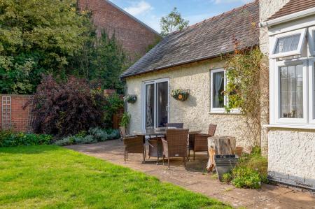 4 bedroom Detached house for sale in Ferndale House, Main Street, Asfordby, LE14 3RZ