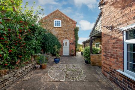 3 bedroom Detached house for sale in The Hollies in Eaton, Main Street, NG32 1SE