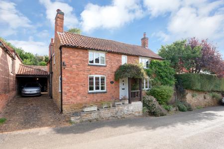 The Hollies in Eaton, Main Street, NG32 1SE