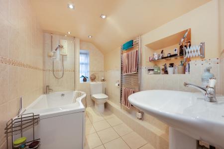 3 bedroom Detached house for sale in The Hollies in Eaton, Main Street, NG32 1SE