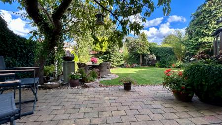 4 bedroom Detached house for sale in Fantastic Norfolk Drive Family Home, Melton Mowbray,LE13 0AZ