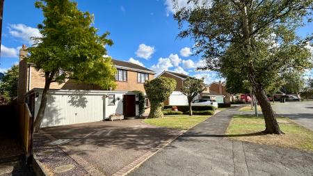 4 bedroom Detached house for sale in Fantastic Norfolk Drive Family Home, Melton Mowbray,LE13 0AZ