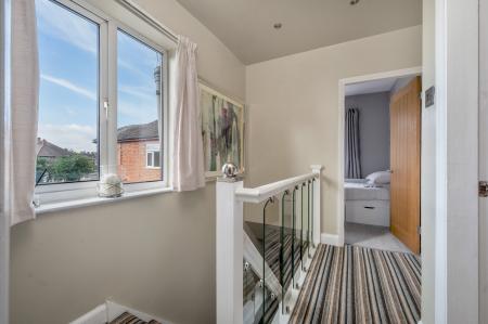 3 bedroom Semi-detached house for sale in Stunning Garden on Oak Road, Melton Mowbray, LE13 1BD