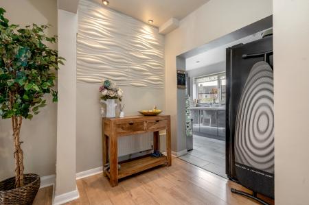 3 bedroom Semi-detached house for sale in Stunning Garden on Oak Road, Melton Mowbray, LE13 1BD