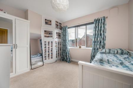 3 bedroom Semi-detached house for sale in Stunning Garden on Oak Road, Melton Mowbray, LE13 1BD