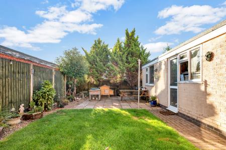 4 bedroom Detached house for sale in Spacious Home on Redbrook Crescent, Melton, LE13 0EU