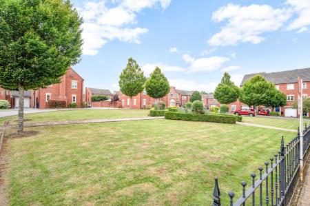 4 bedroom Town house for sale in Versatile Family Home on Rossiter Close, Melton, LE13 0NZ