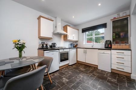 4 bedroom Town house for sale in Versatile Family Home on Rossiter Close, Melton, LE13 0NZ