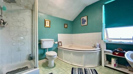 2 bedroom Terraced House for sale in Priced To Sell on Saxby Road, Melton Mowbray, LE13 1BP