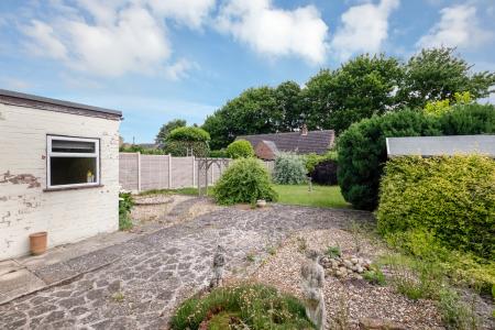 2 bedroom Semi-detached house for sale in Incredible Plot on Vicarage Lane, Eaton, NG32 1SP