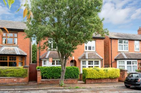 3 bedroom Detached house for sale in Desirable Location at Woodland Avenue, Melton, LE13 1DZ