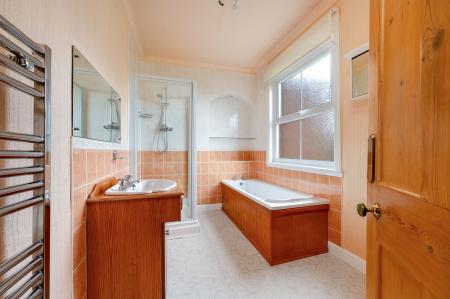 3 bedroom Detached house for sale in Desirable Location at Woodland Avenue, Melton, LE13 1DZ