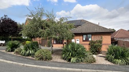 5 bedroom Detached house for sale in Annexe & Family Home on Delamare Road, Melton, LE13 1PL