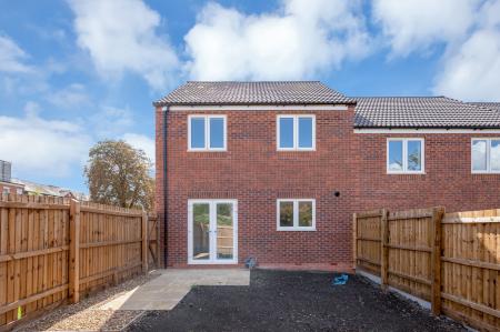 3 bedroom Semi-detached house to let in Charles Dyer Close, Melton Mowbray