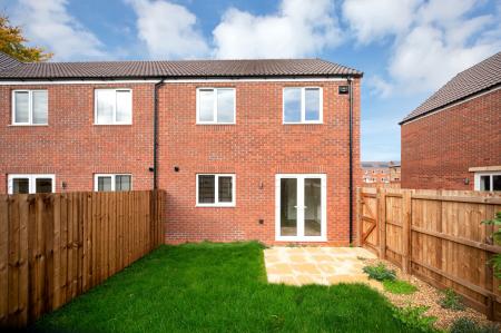 3 bedroom End of terrace house to let in Charles Dyer Close, Melton Mowbray
