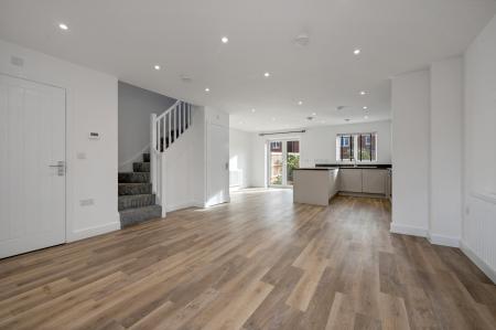 3 bedroom End of terrace house to let in Charles Dyer Close, Melton Mowbray