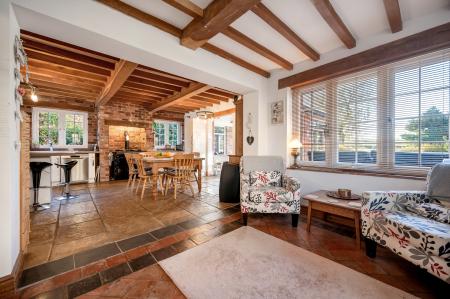 4 bedroom Detached house for sale in Generous Garden at The Oaks at Goadby Marwood, LE14 4LN