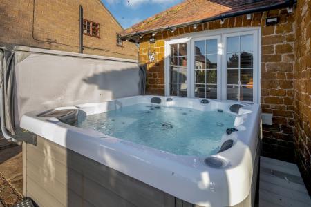 4 bedroom Detached house for sale in Generous Garden at The Oaks at Goadby Marwood, LE14 4LN