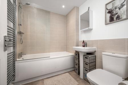 2 bedroom Town house for sale in Nearly New Home on King Edward Avenue, Melton, LE13 1FW