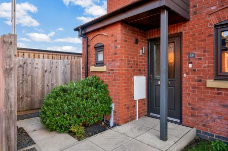 2 bedroom Town house for sale in Nearly New Home on King Edward Avenue, Melton, LE13 1FW