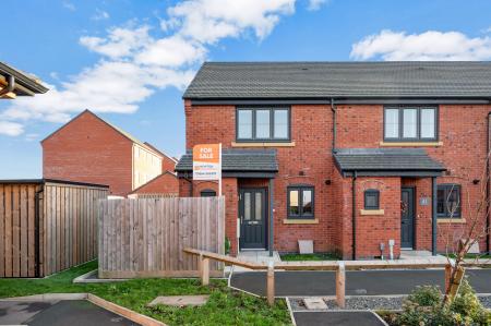 Nearly New Home on King Edward Avenue, Melton, LE13 1FW