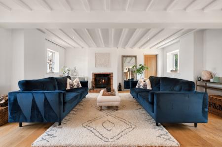 6 bedroom Barn Conversion for sale in Welcome To Harvest Home, Waltham On The Walds, LE14 4AJ