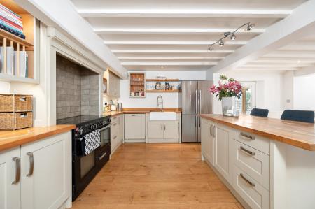 6 bedroom Barn Conversion for sale in Welcome To Harvest Home, Waltham On The Walds, LE14 4AJ