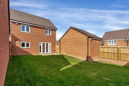 3 bedroom Detached house to let in Lander Close, Melton Mowbray