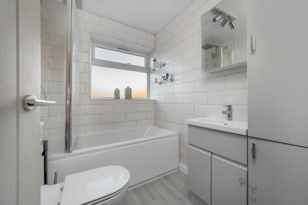 3 bedroom Detached house for sale in Much Improved Home on Chalmondley Drive, Melton, LE13 1PN