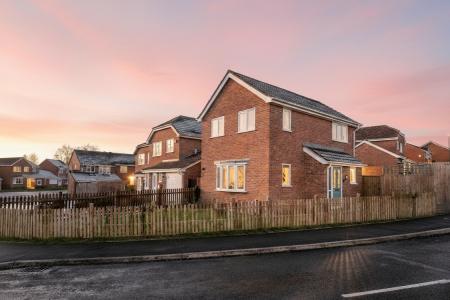 3 bedroom Detached house for sale in Much Improved Home on Chalmondley Drive, Melton, LE13 1PN