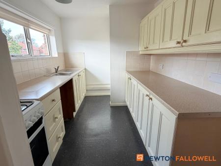 2 bedroom Flat for sale in Ash Road, Newark