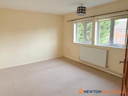 2 bedroom Flat for sale in Ash Road, Newark