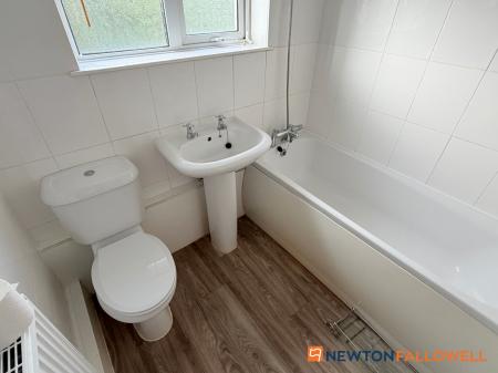 2 bedroom Flat for sale in Ash Road, Newark