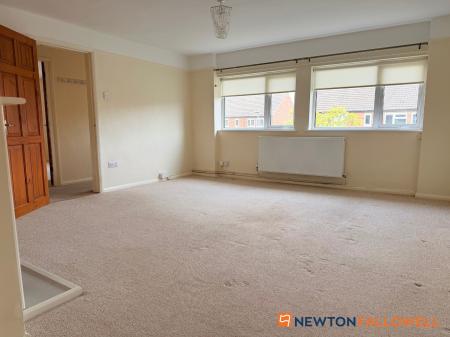 2 bedroom Flat for sale in Ash Road, Newark